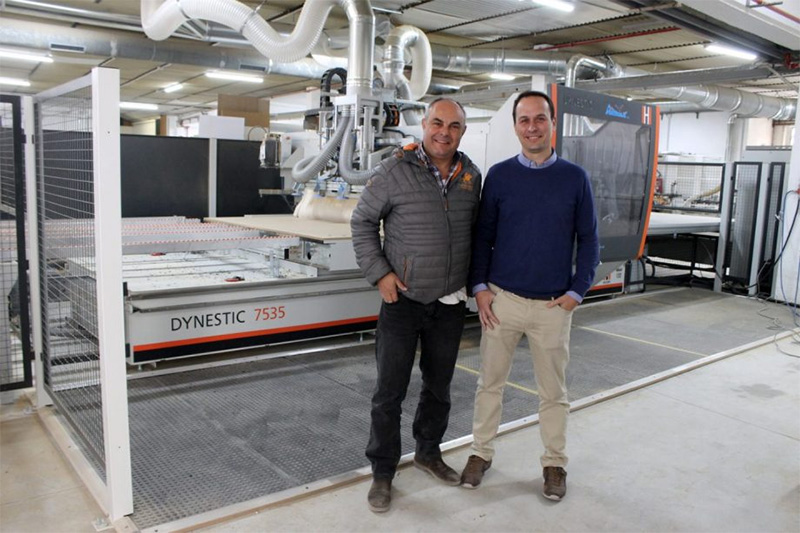 Comercial de Airmatic con un un cliente de Stil Ricart y su nuevo centro de mecanizado Nesting