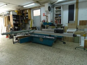 Esquadradora per a fusta a DAOS