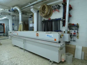 Encoladora per a fusta de DAOS